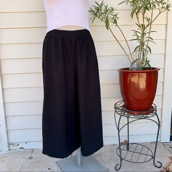 Aritzia Black Wide Leg Pants - Picture 1 of 9